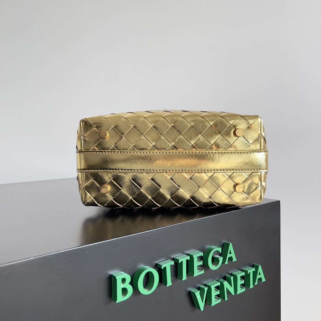 Bottega Veneta Year of the Snake Limited Edition Wallace Handbag 754443