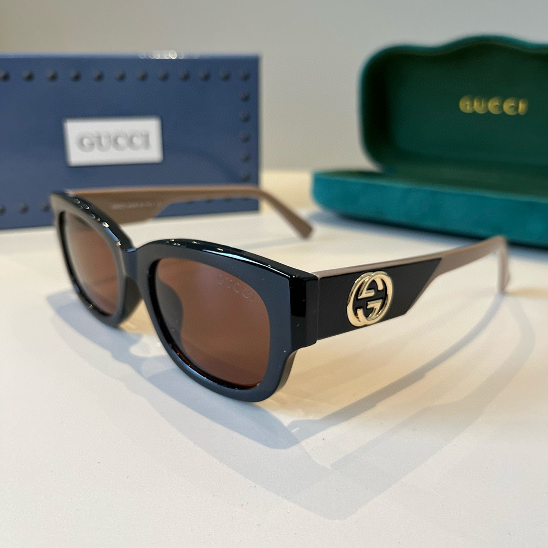Gucci Round Frame Sunglasses