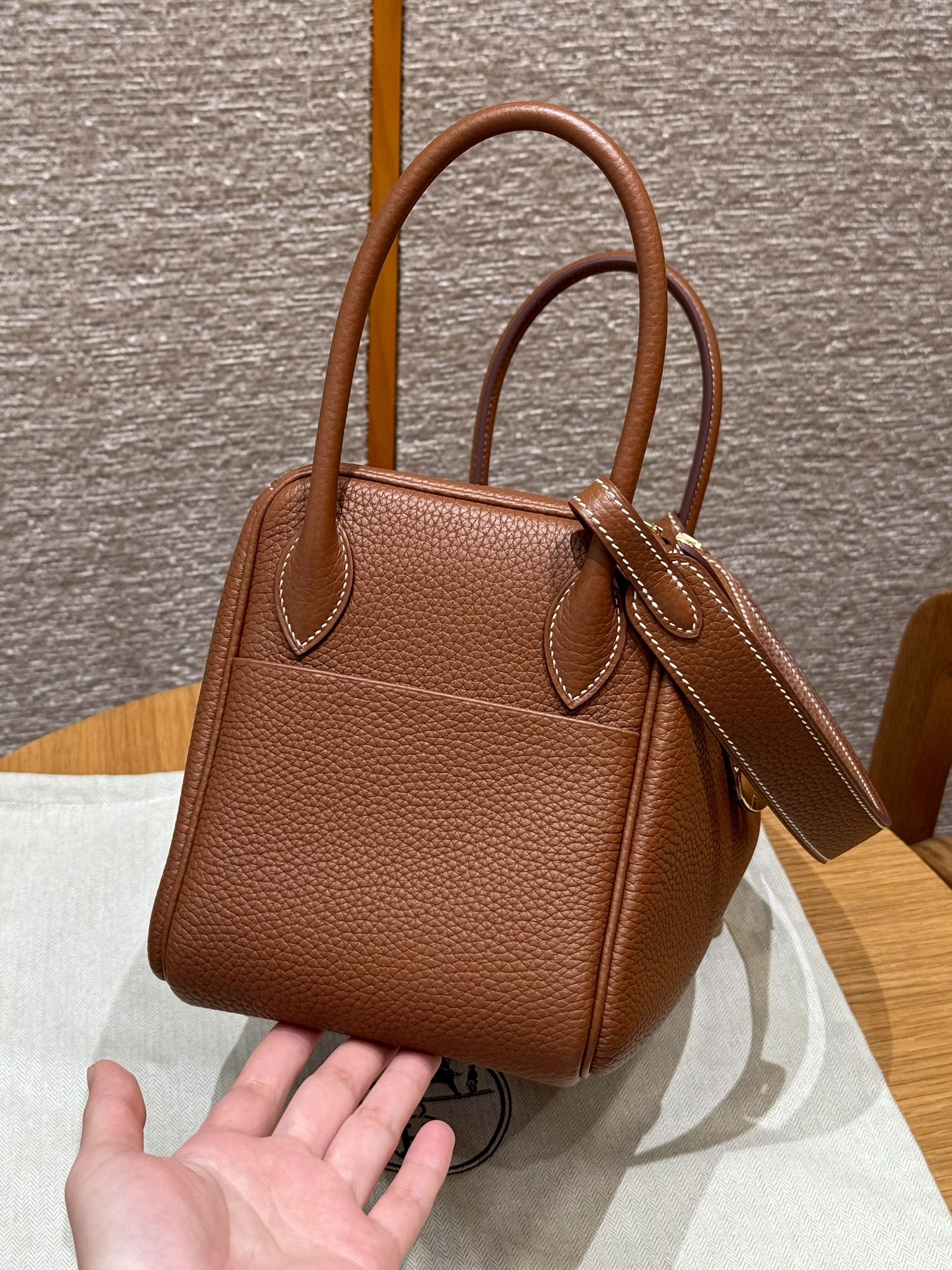 Hermès Lindy 37gold handbag (handmade to order)
