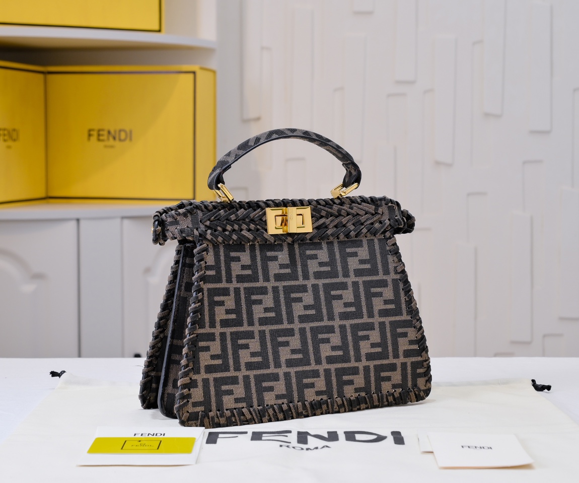FENDI 2023SS EKABOO ISEEU Medium Handbag 3319