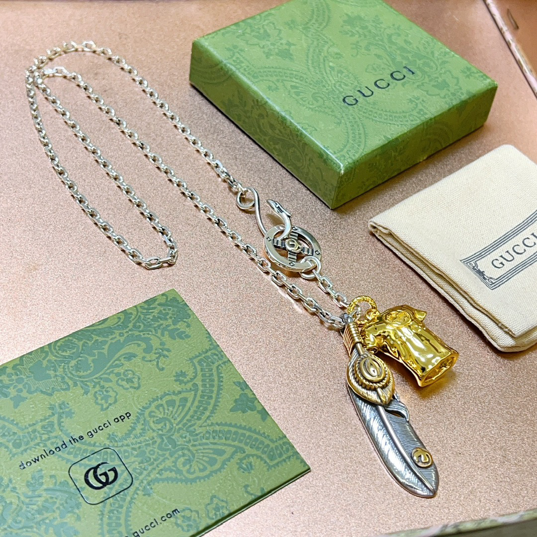 Gucci Anger Forest series gold T-shirt feather necklace