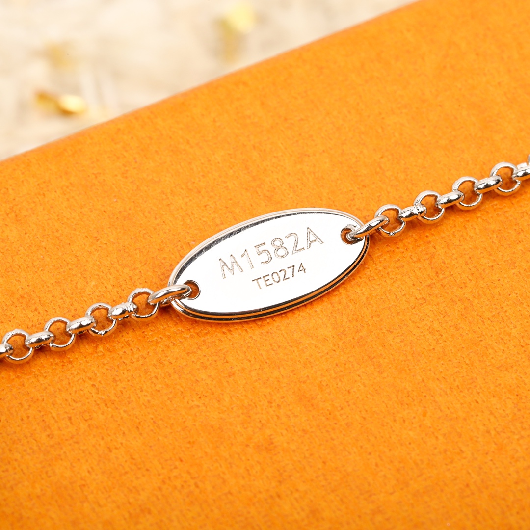 Louis Vuitton Double Diamond Necklace