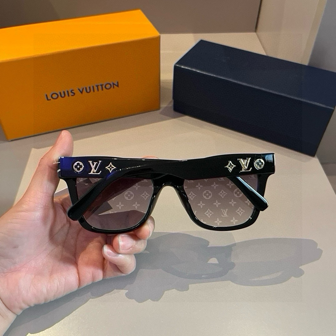Louis Vuitton square-frame sunglasses