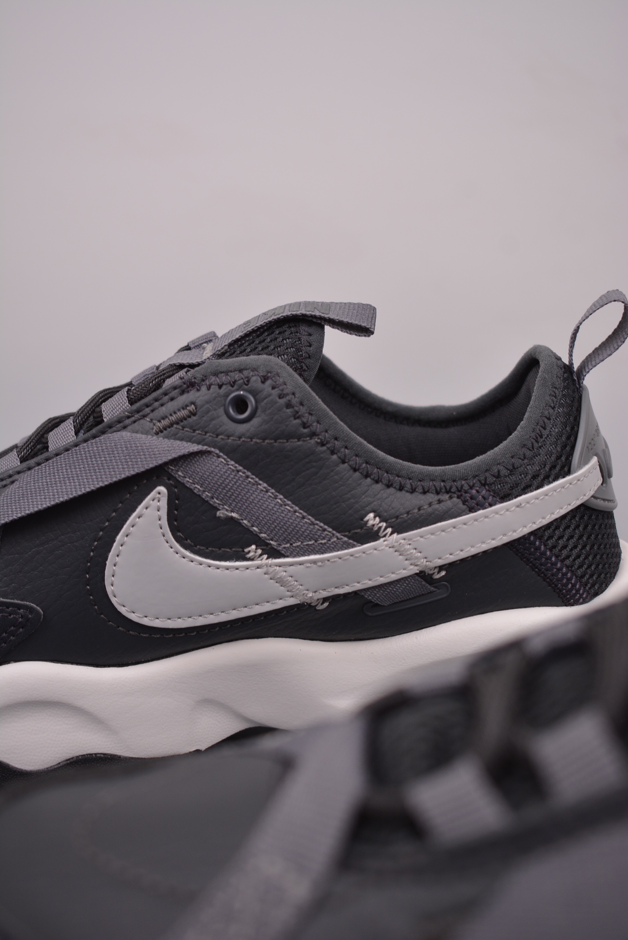Nike TC 7900 Black Smoke Grey DD9682-001
