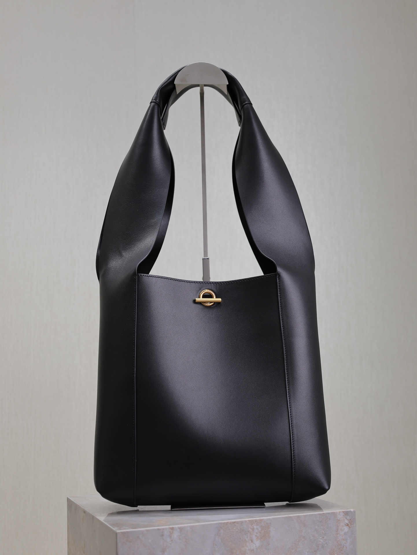 Yves Saint Laurent Hobo Shoulder Bag 773686