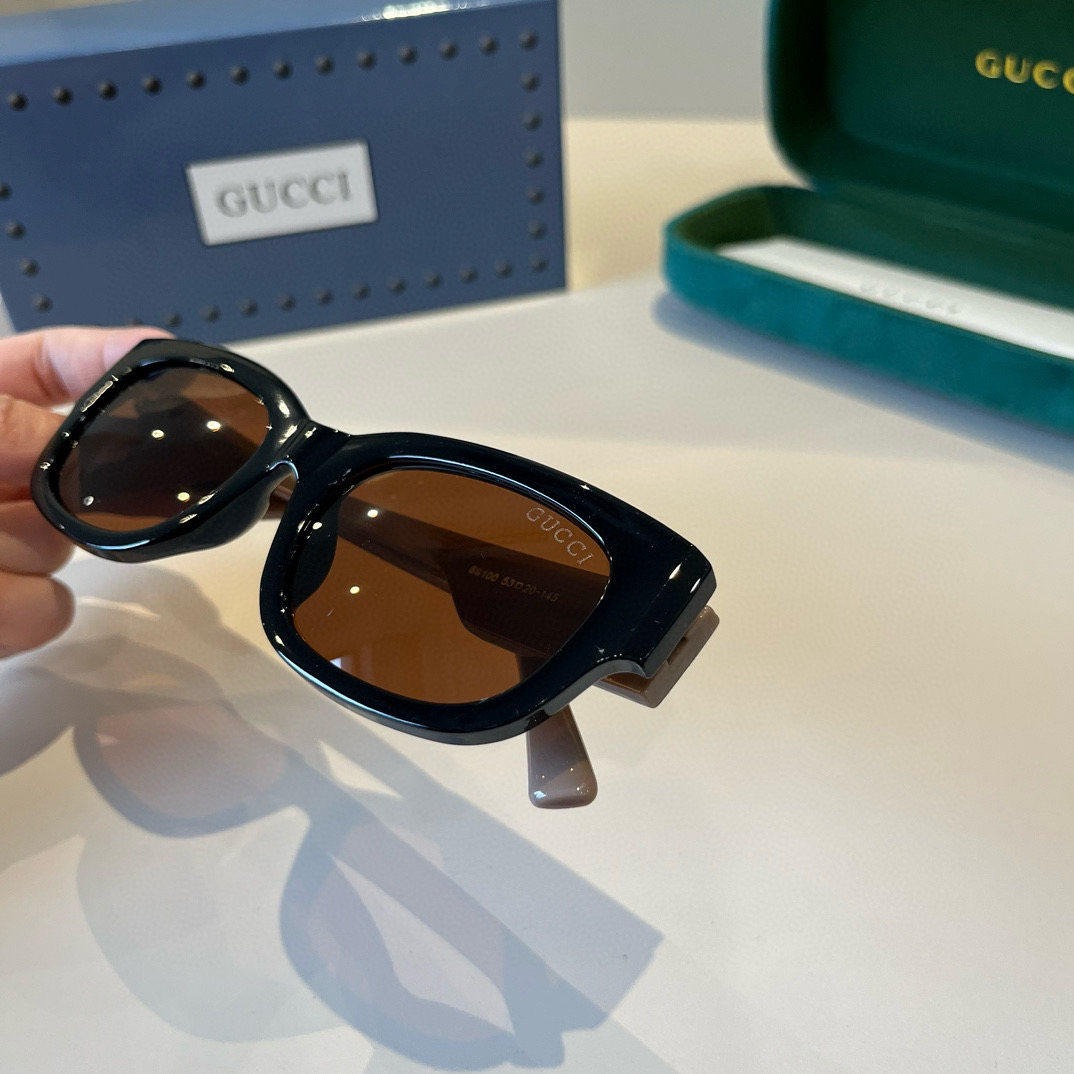 Gucci Round Frame Sunglasses