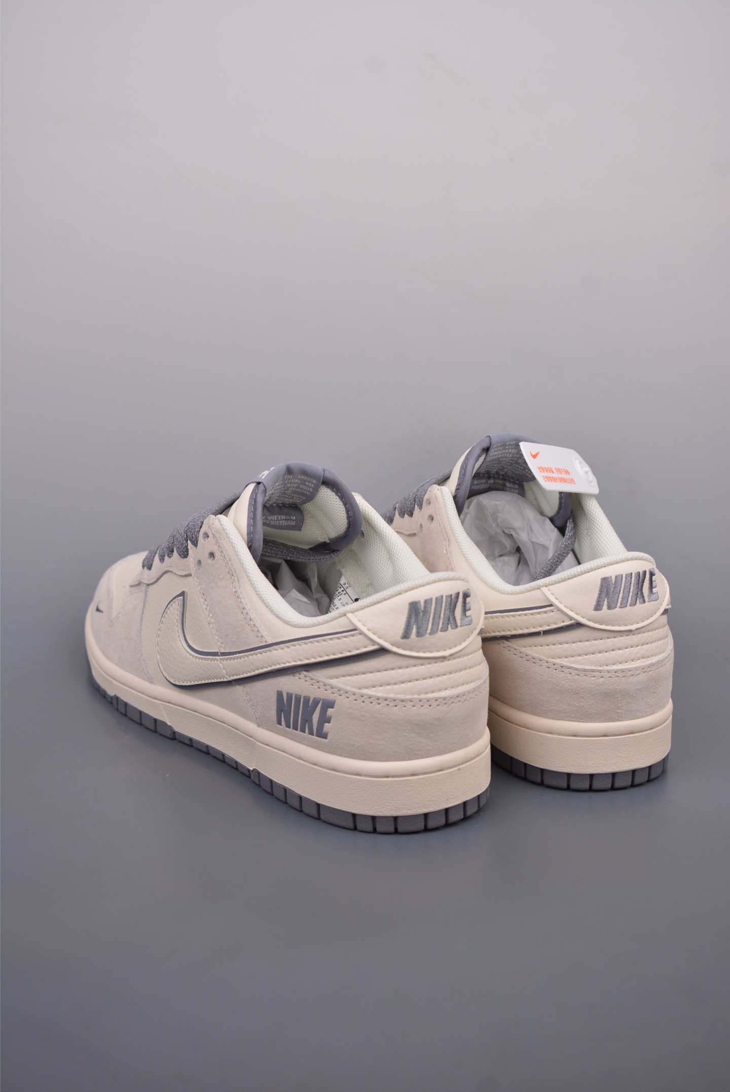 Nike By You SB Dunk Low Retro SP Off-White Dark Grey BB7518-022