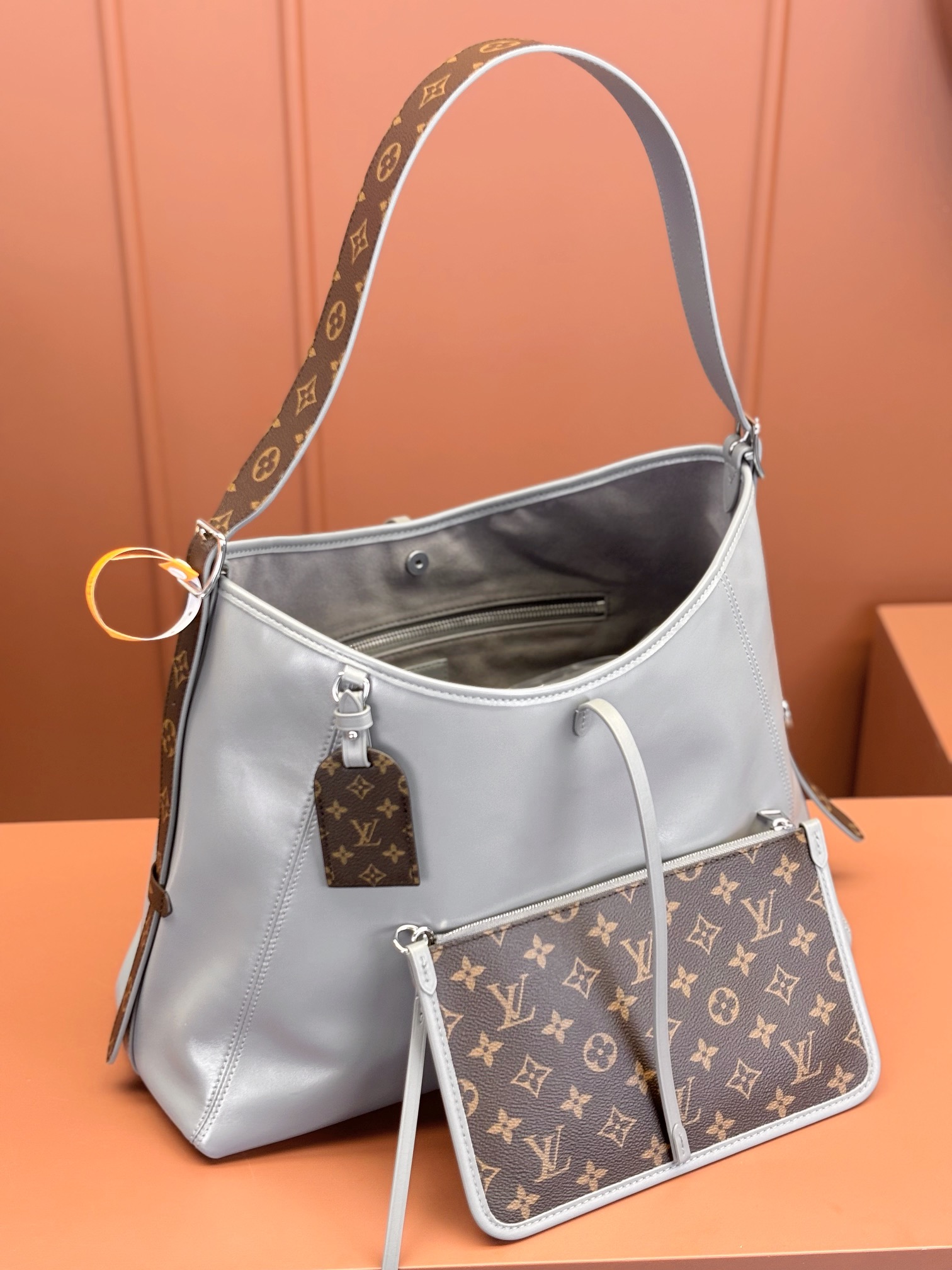 Louis Vuitton CARRYALL DARK Medium Handbag M12583