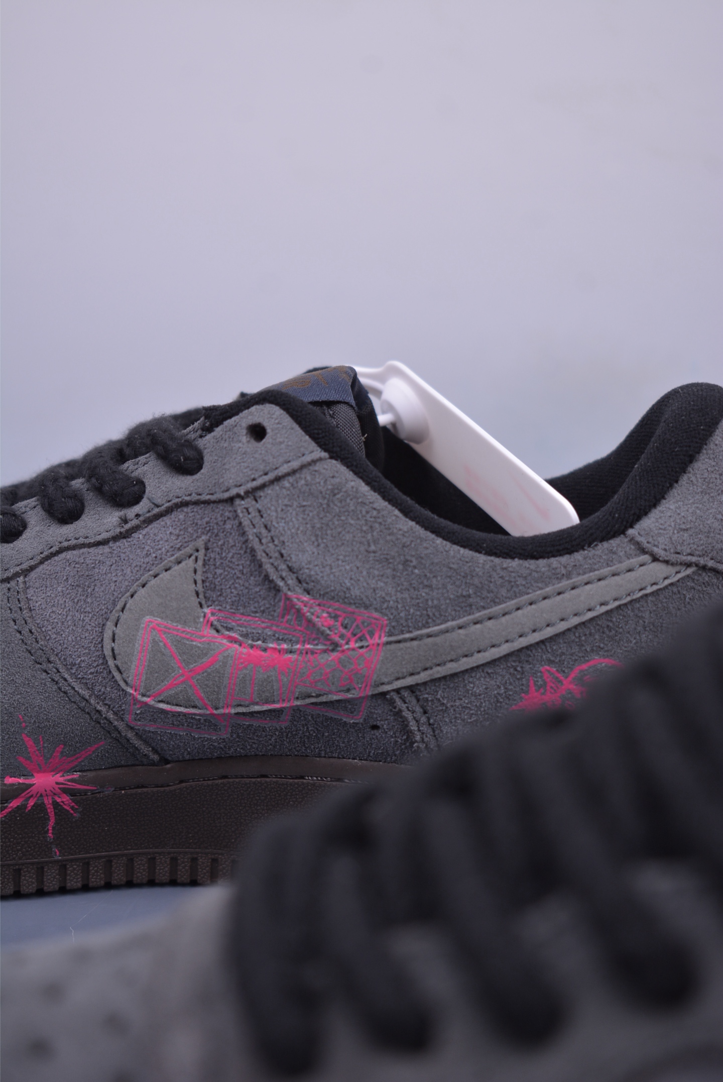 Nike Air Force 1 07 Low Sneakers Gray and Pink Heart DO6730-010
