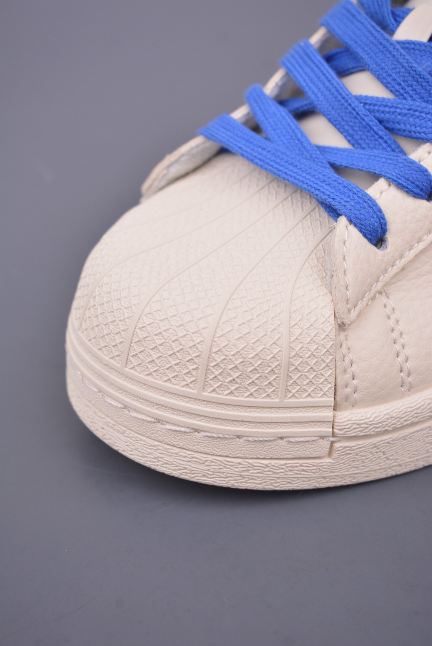 Burberry x Adidas Originals Superstar sneakers Off-white and blue AD0002