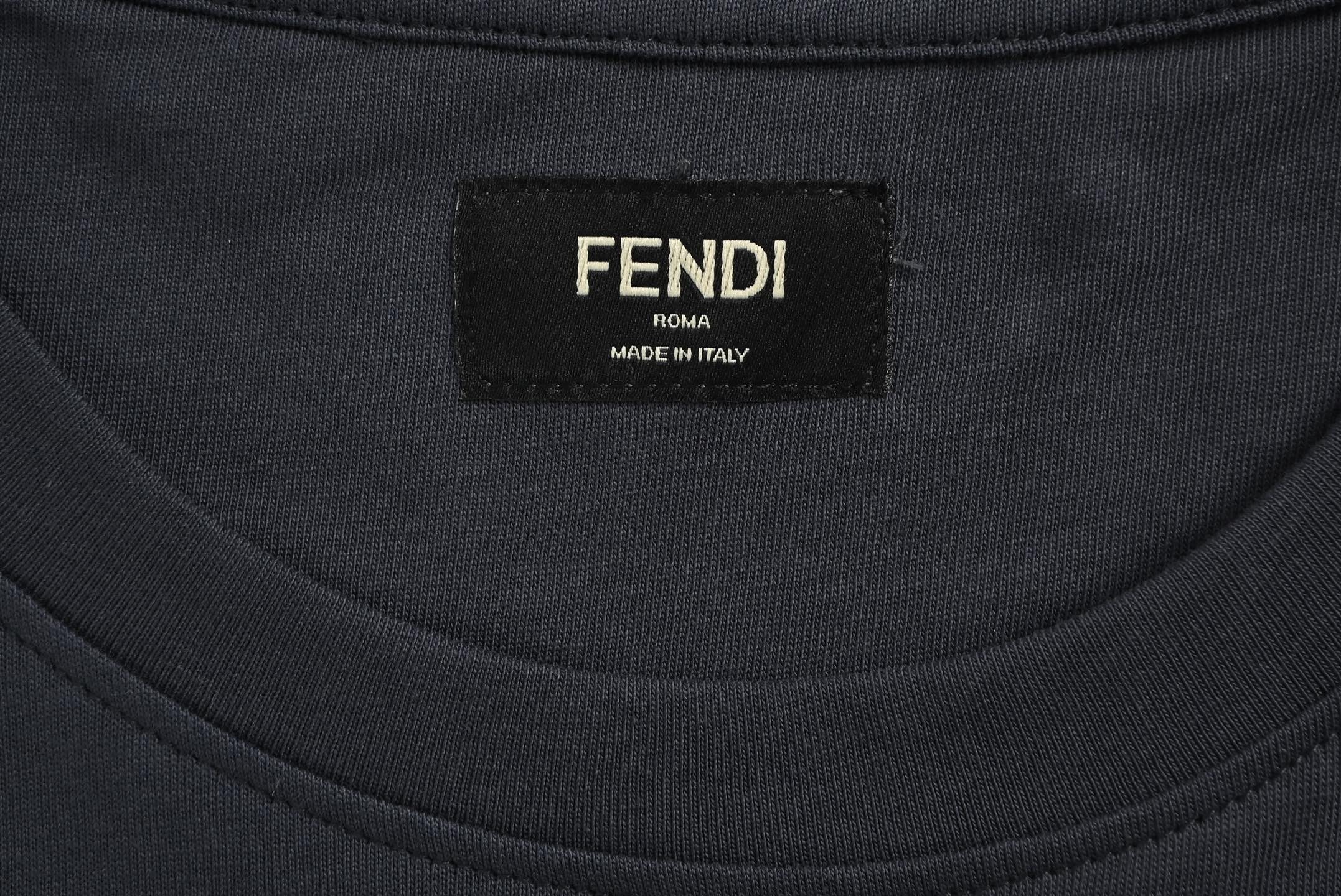 Fendi Club solid color badge embroidered short sleeves