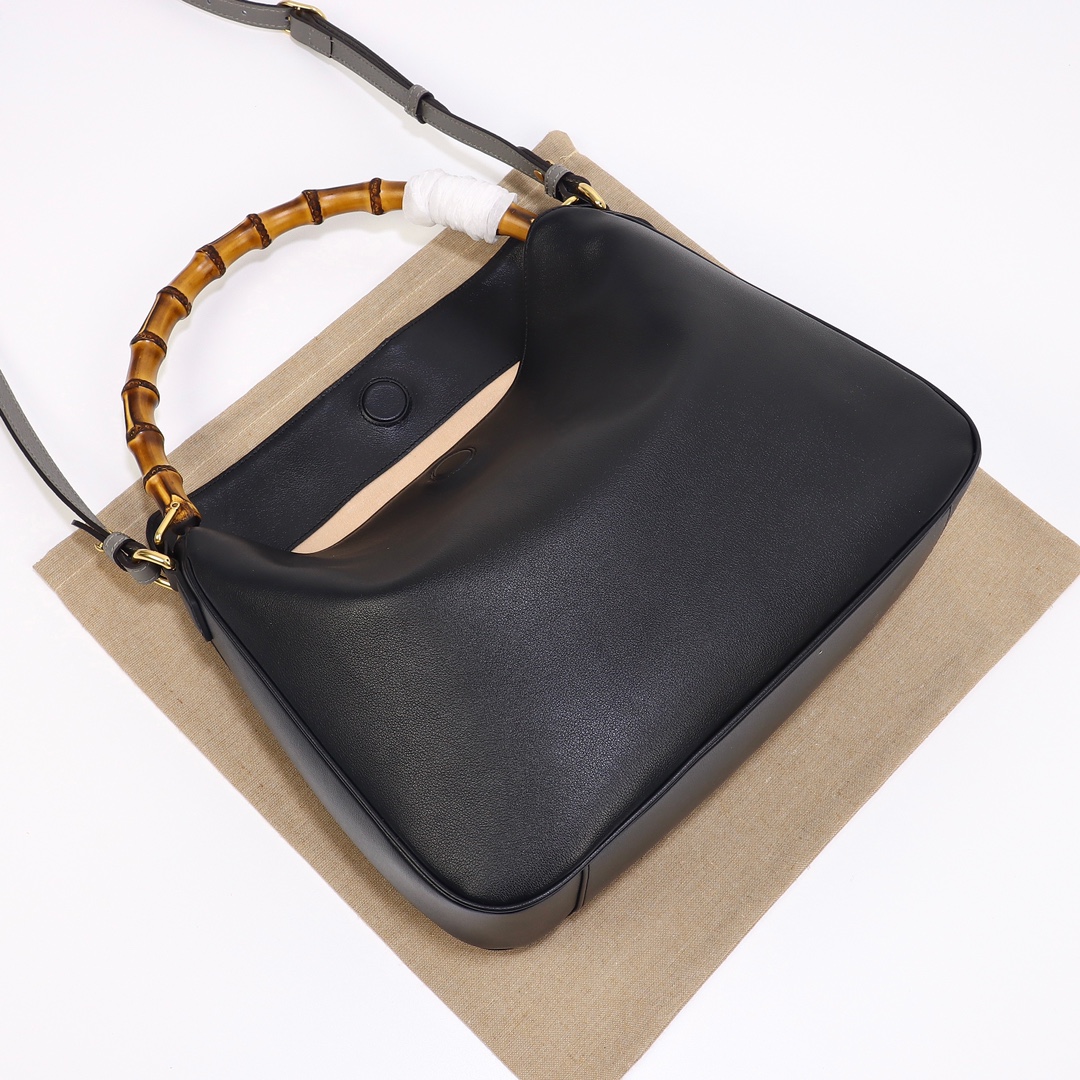 Gucci Diana large shoulder bag 746245 UAAAY 1092