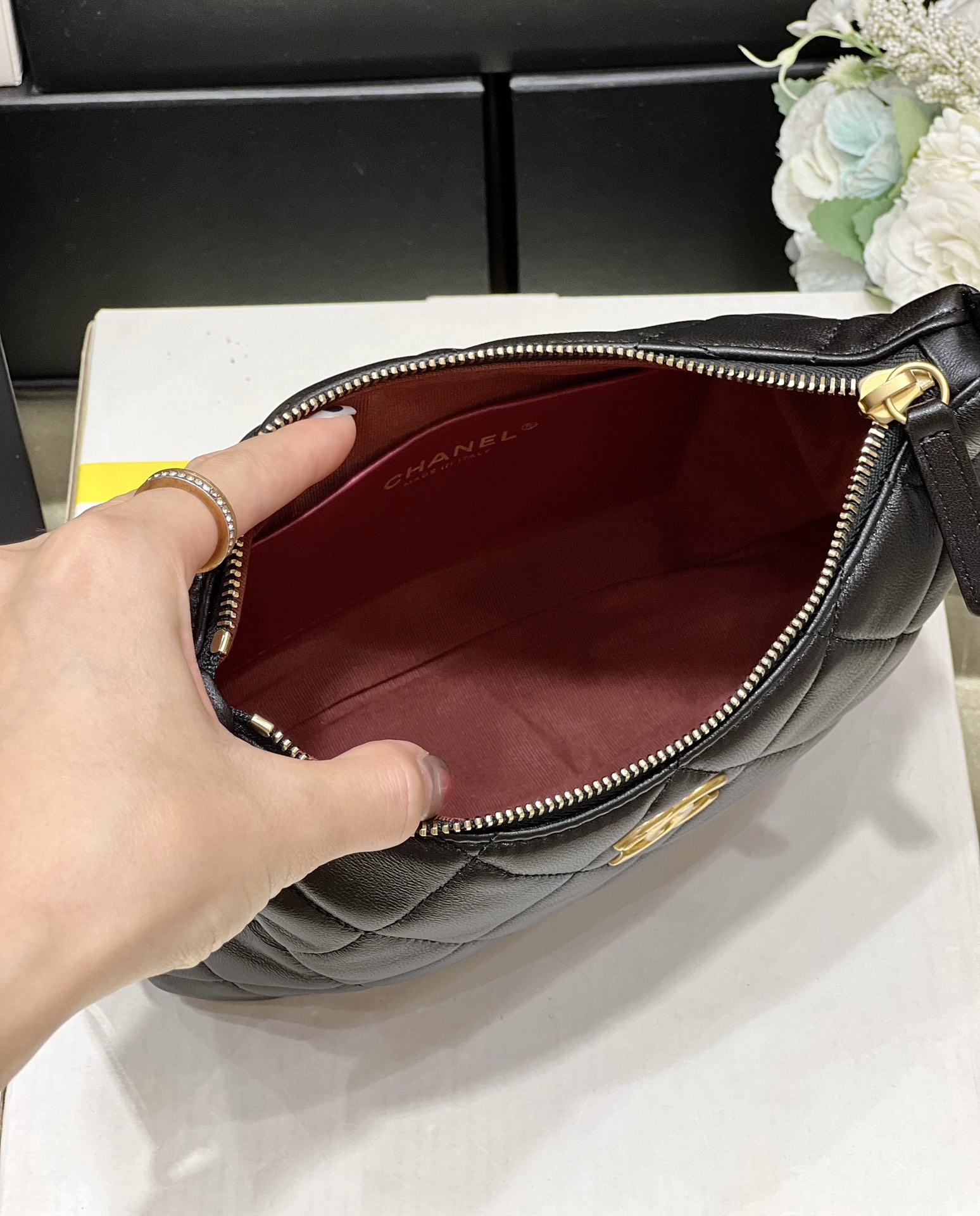 Chanel 23A High-end Handcraft Series Hobo Underarm Bag 4220