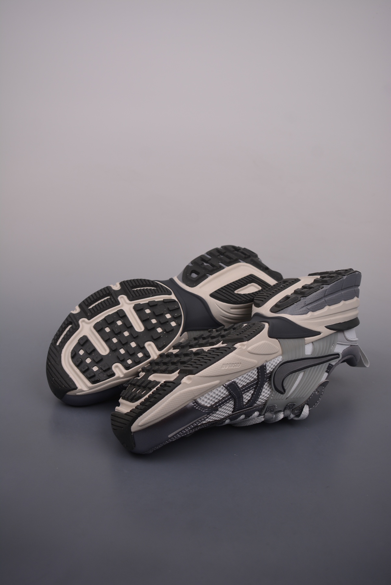 Nike Wmns V2K Runtekk LowTitanium Steel Grey FD0736-003