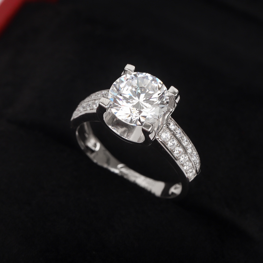 Cartier 2 carat horn ring
