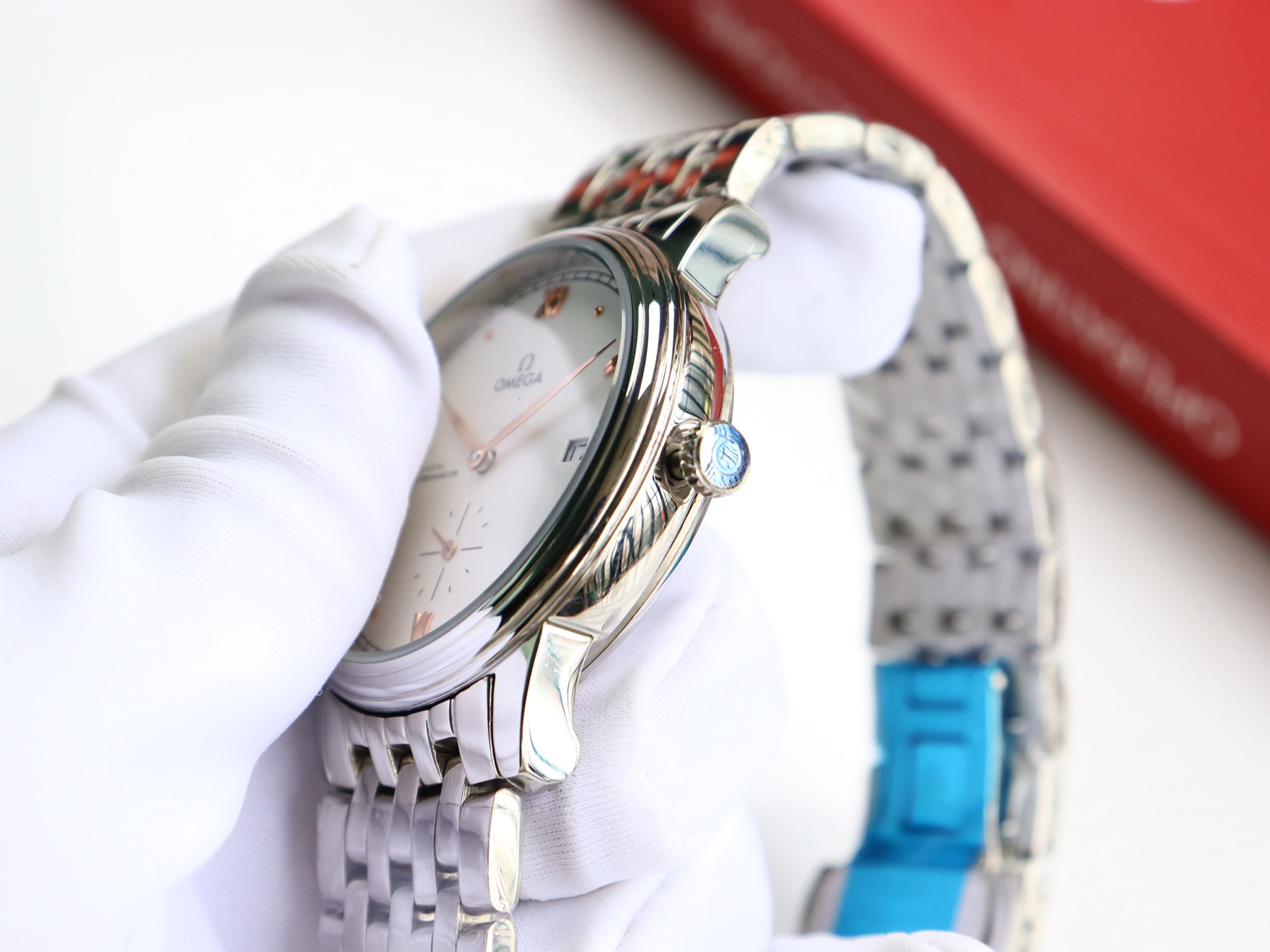 Omega De Ville series two-hand semi-mechanical men's watch