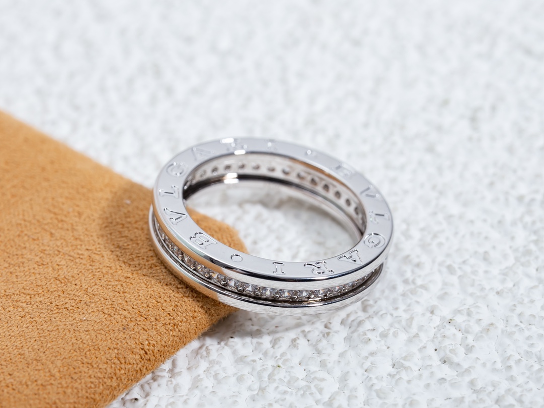 Bulgari zero single ring with diamond ring