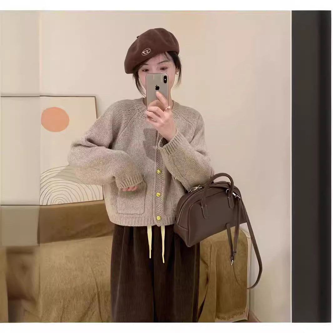 Loose Cropped Sweater Coat – Western Style with a Youthful Look