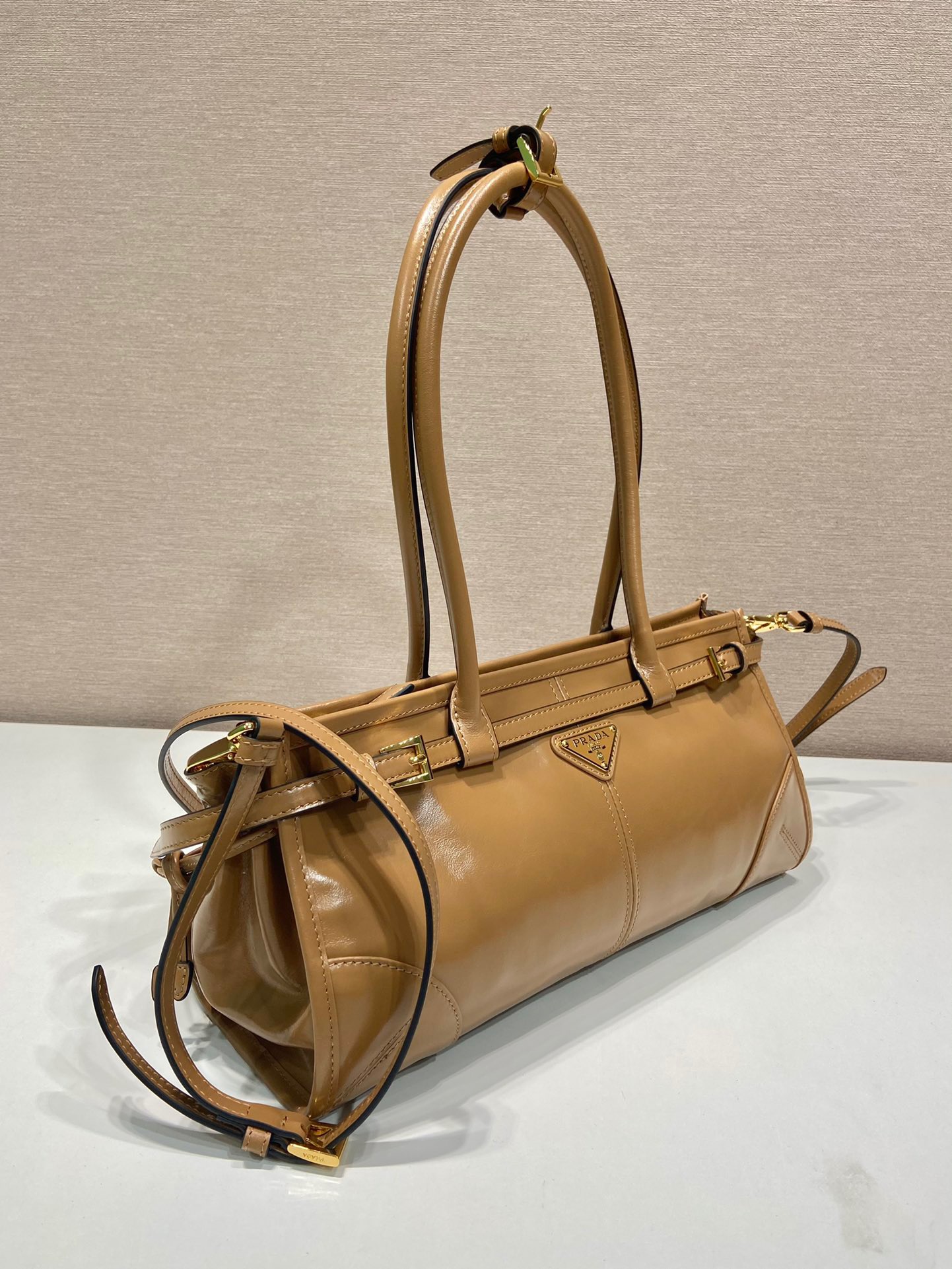Prada lussolf waxed leather handbag 1BA426