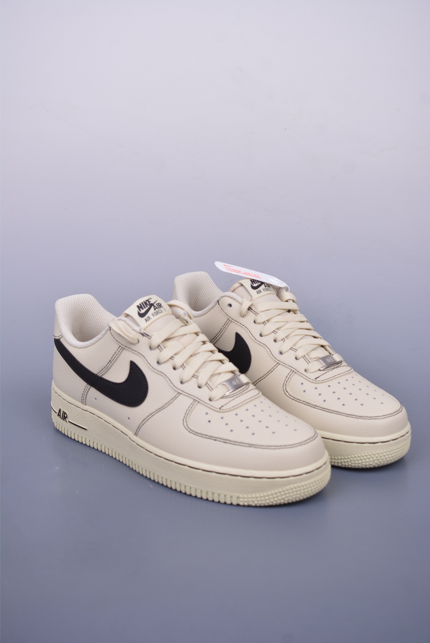 Nike Air Force 1 07 Low Sneakers Off-White and Black HQ2037-200