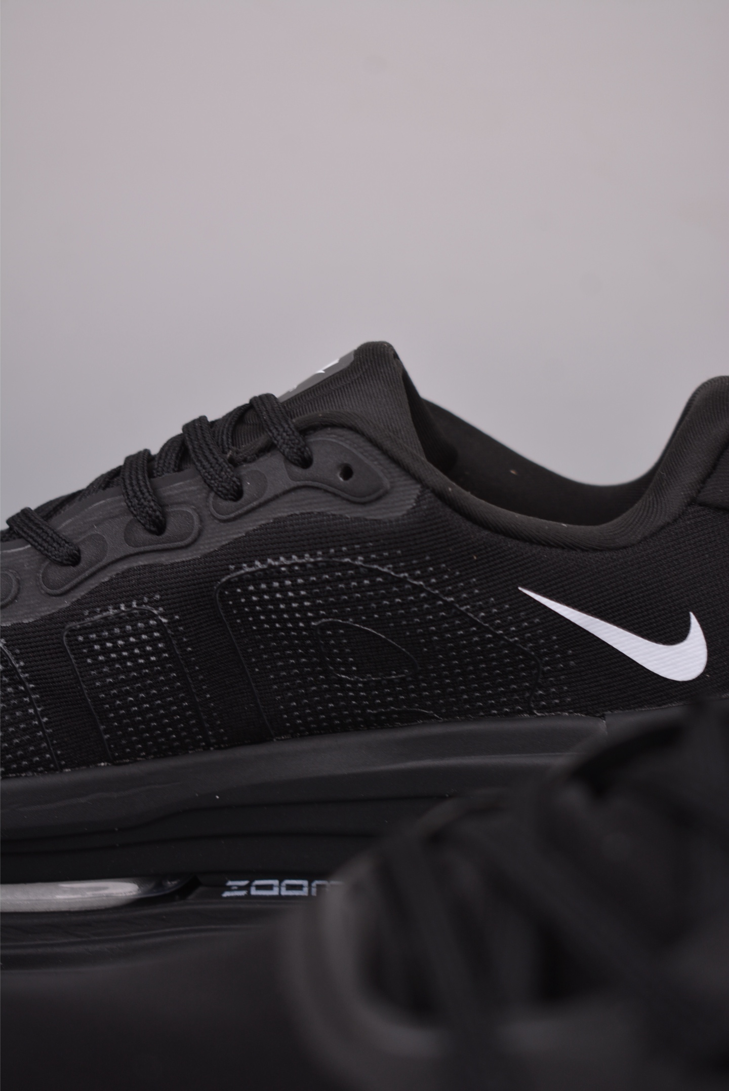 Nike Vomero premium “Black White” HM5973-100