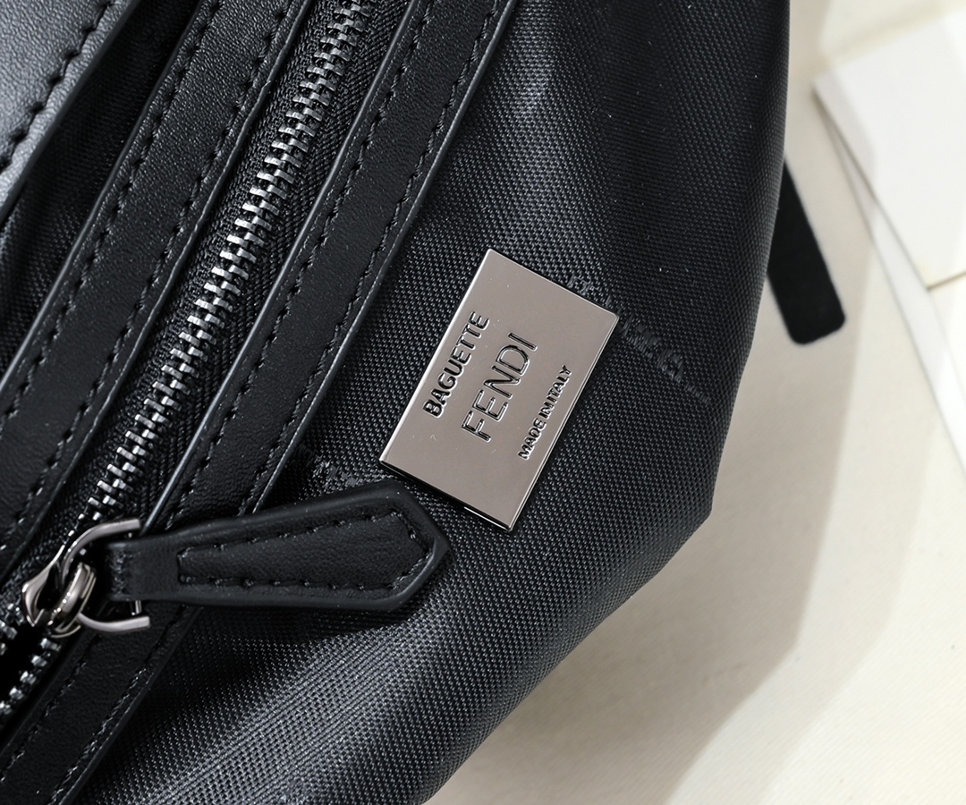 FENDI Baguette handbag 8956