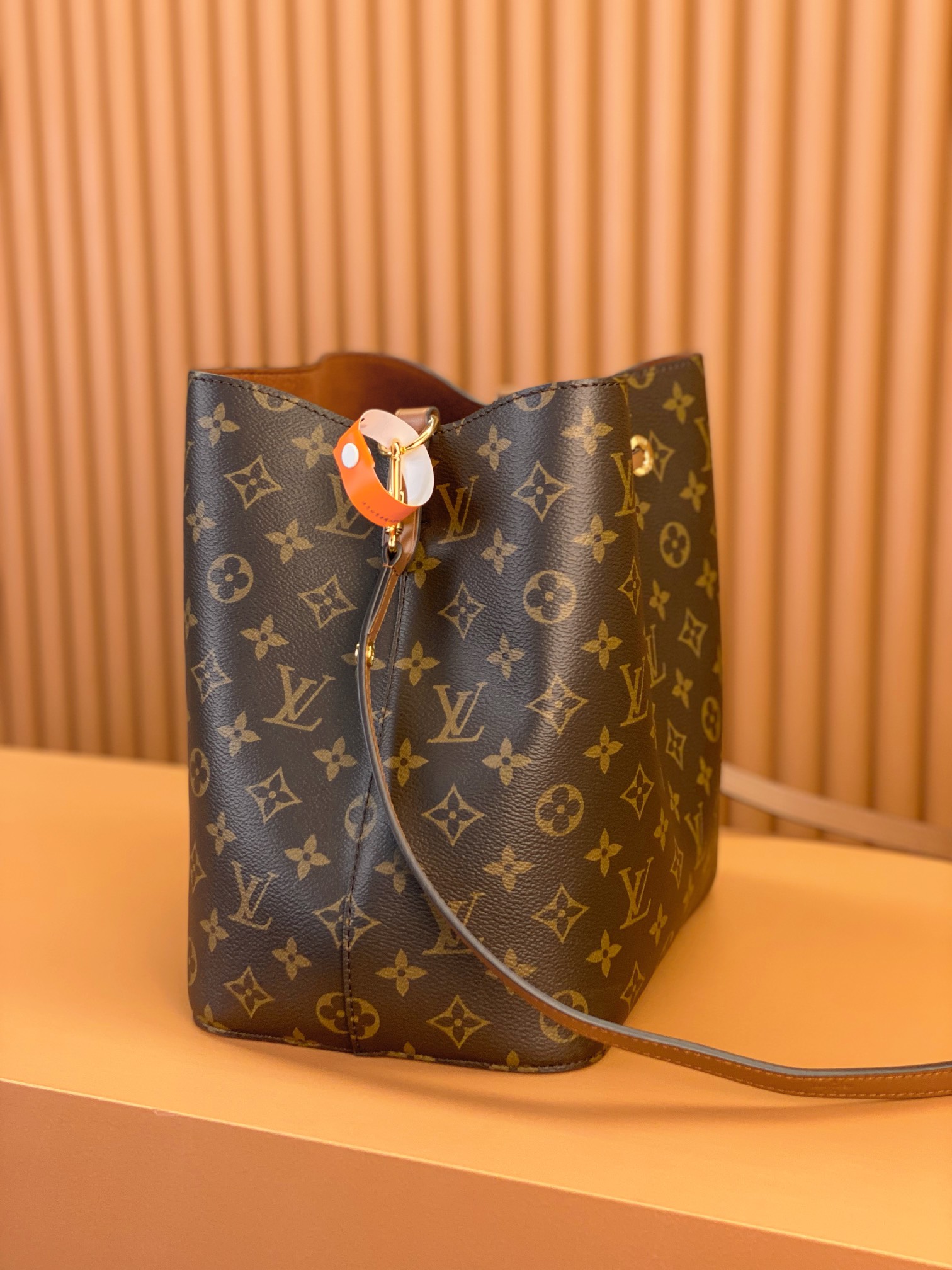 Louis Vuitton NÉONOÉ Medium Handbag M44887