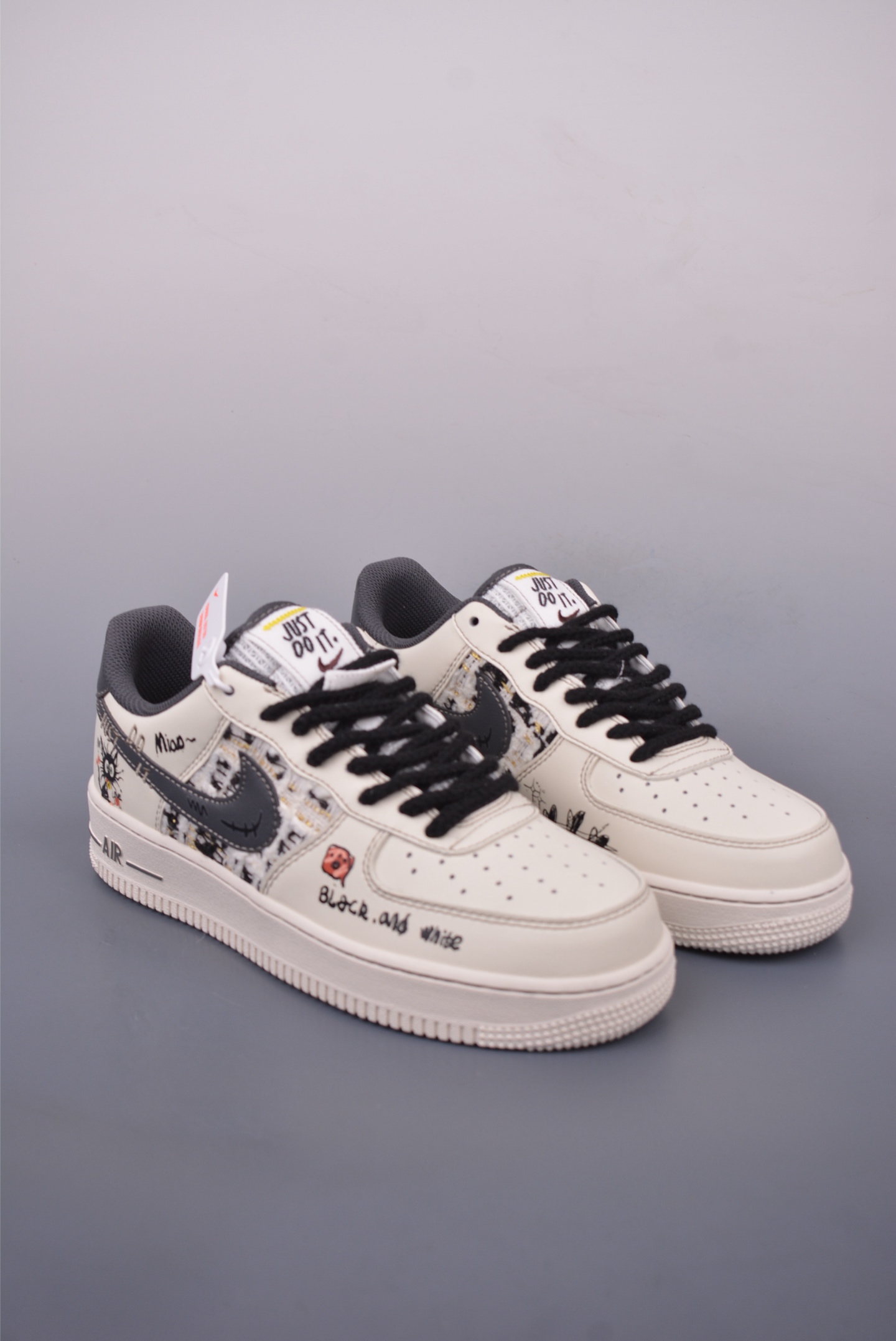 Nike Air Force 1 07 LV8 Low Sneakers Chanel Style Graffiti Black Cat FJ7740-710