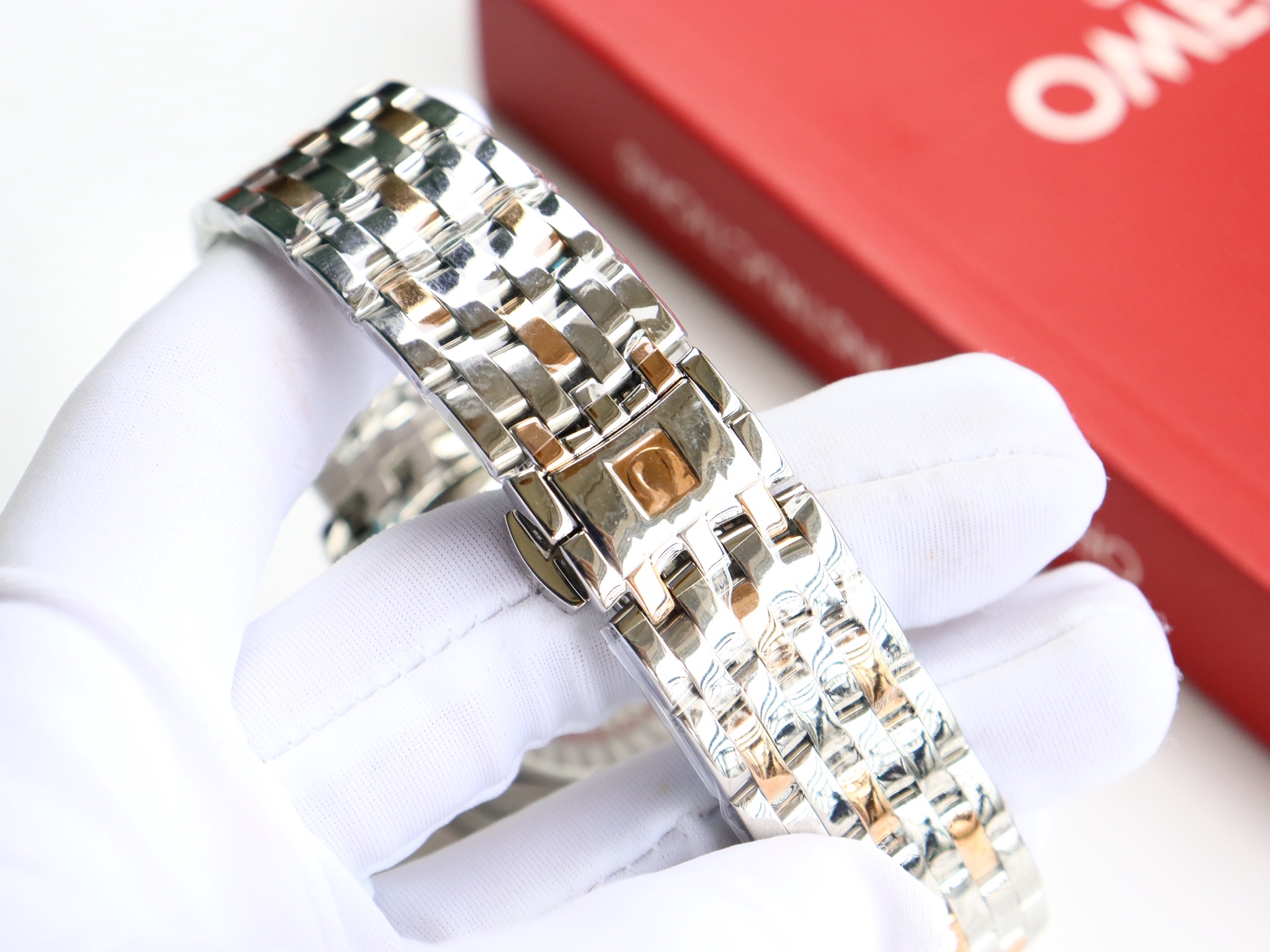 Omega De Ville series two-hand semi-mechanical men's watch
