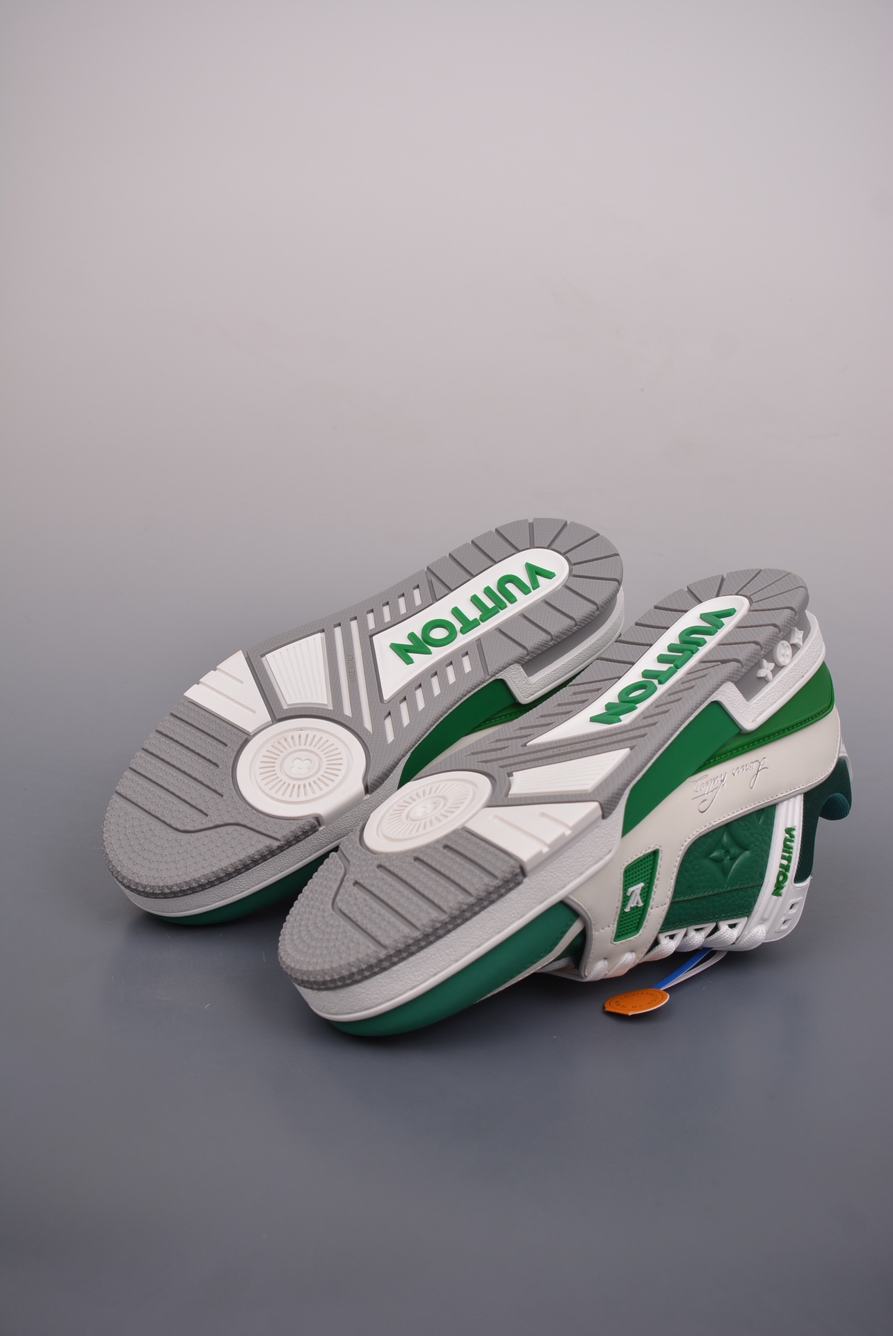 Louis Vuitton Trainer Sneaker Low Green and White Jacquard