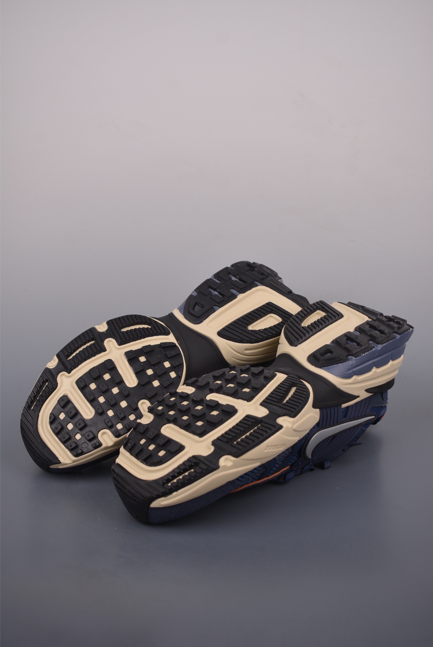 Nike V2K Runtekk 