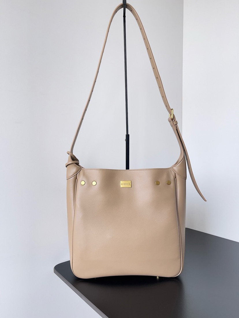 Balenciaga Winter 2024 Collection Bel Air Hobo