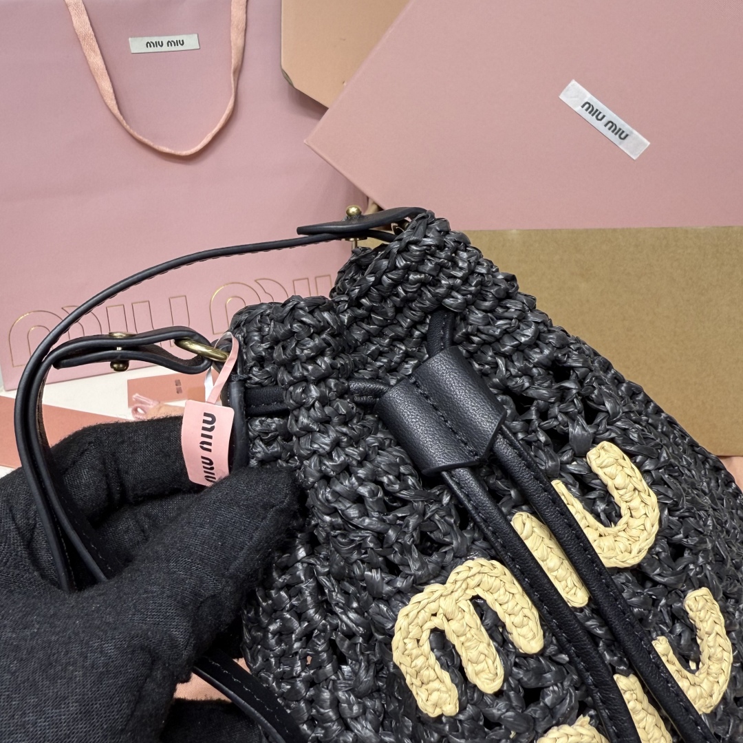 Miu Miu woven raffia bag 5ND016