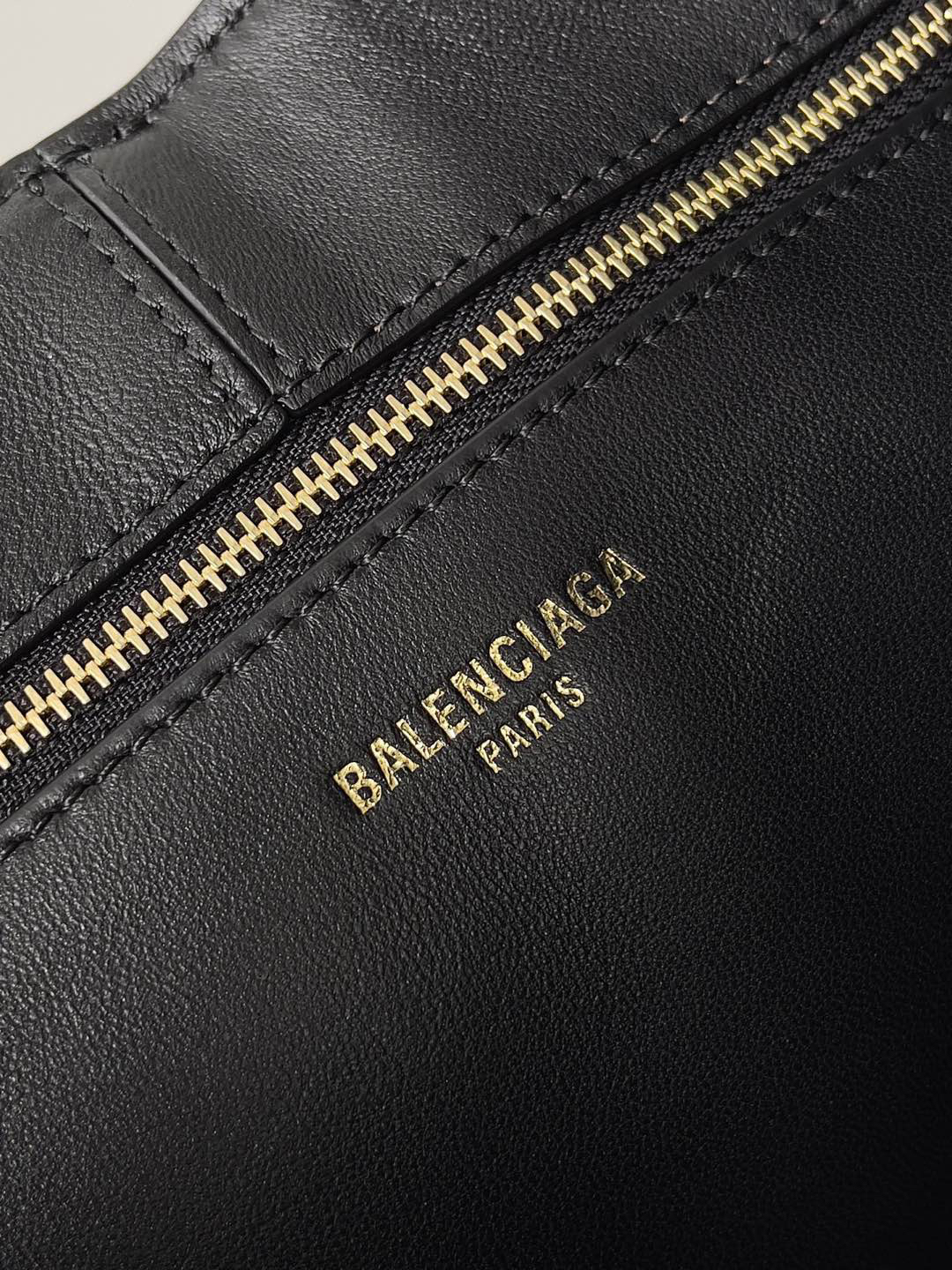 Balenciaga 2024 Early Spring Series Loer Hobo Bag