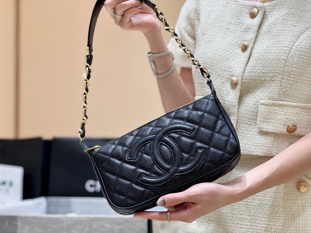 Chanel Vintage Second-Hand Underarm Bag 50920