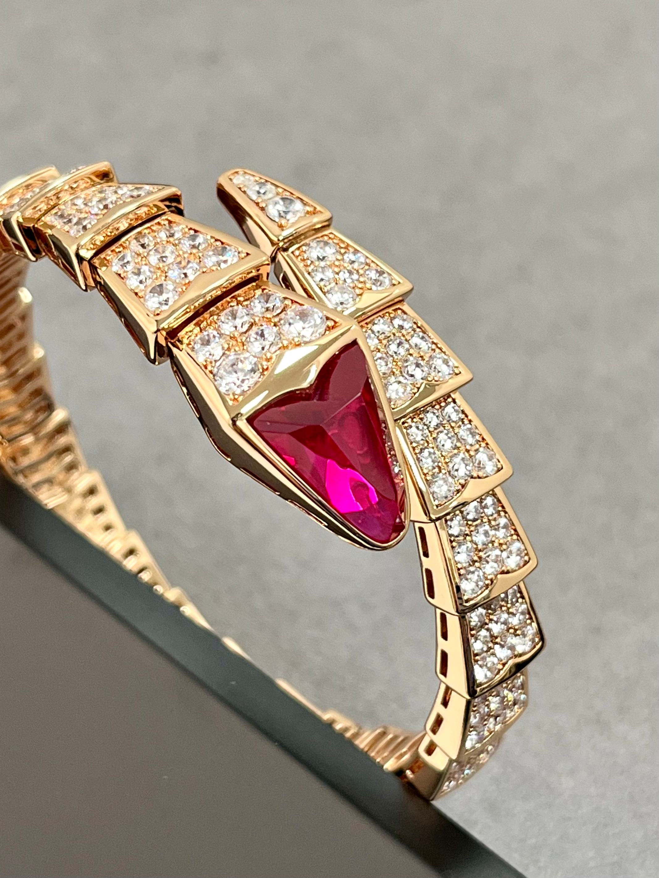 Bulgari ruby ​​snake bone full diamond bracelet