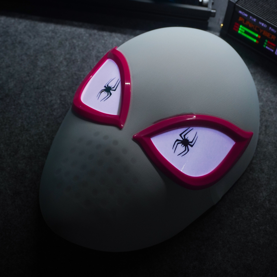 Gwen Light Up Mask