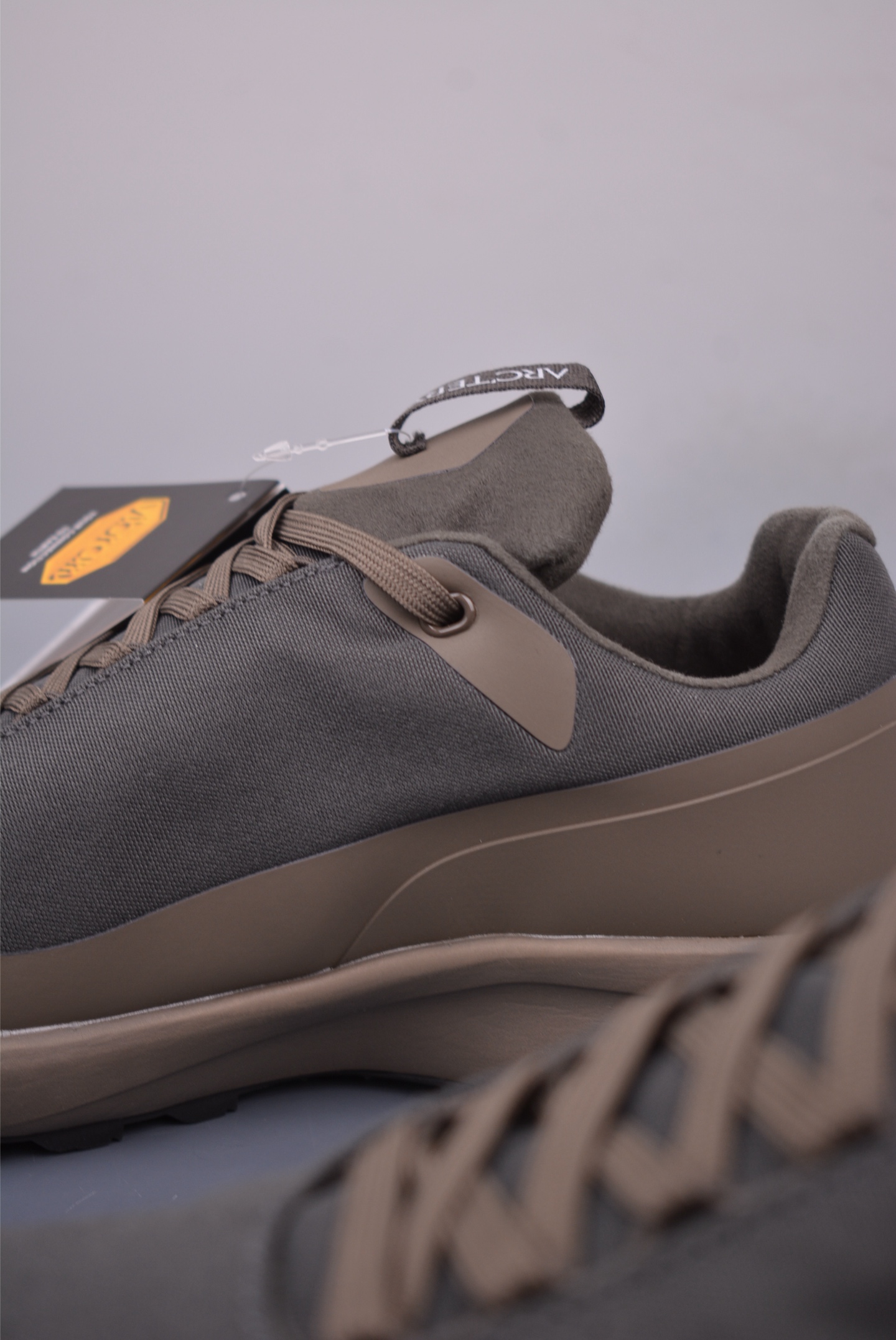 Arc'teryx Norvan Club FG M sports shoes military gray 0772183633