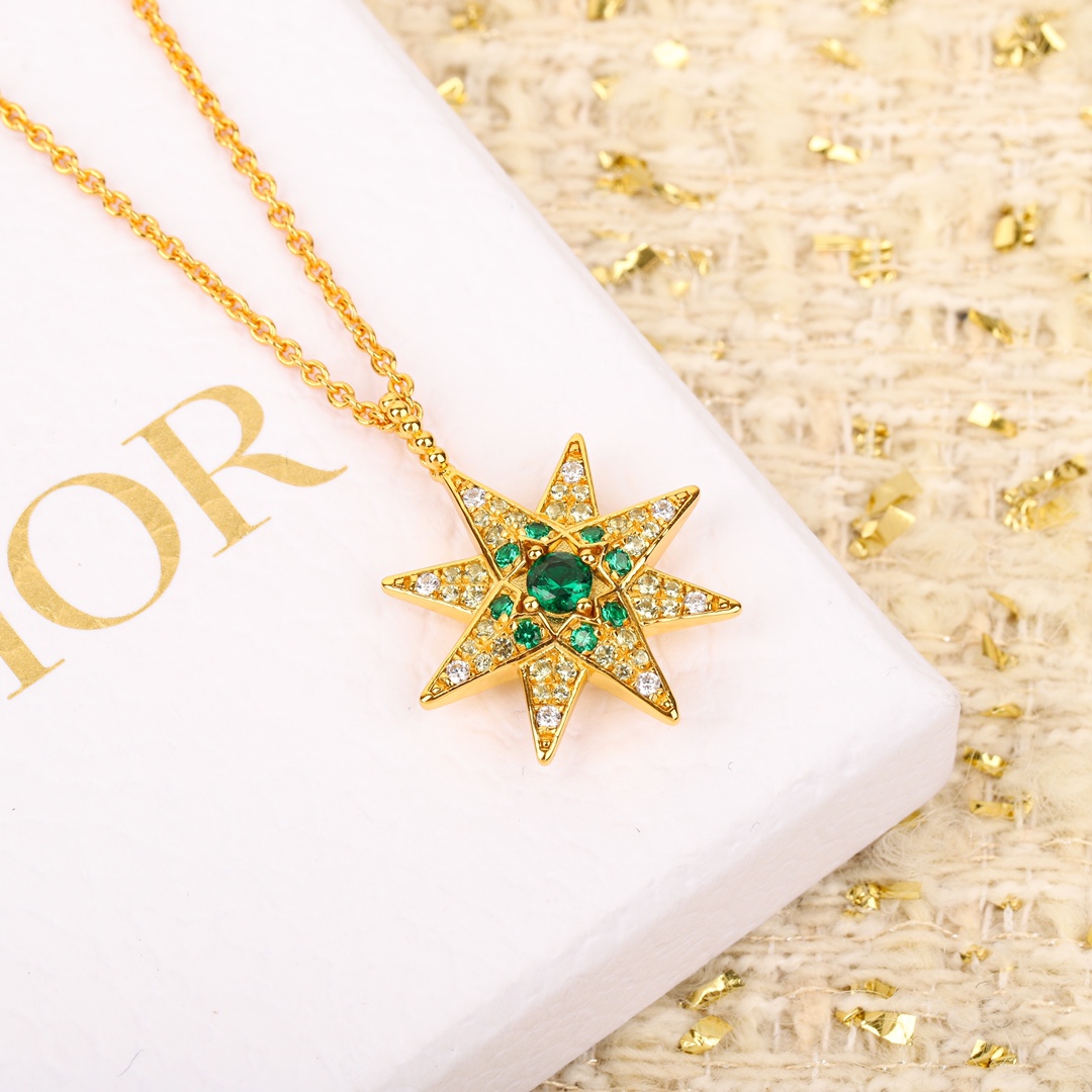 Dior Large Eight-pointed Star Necklace