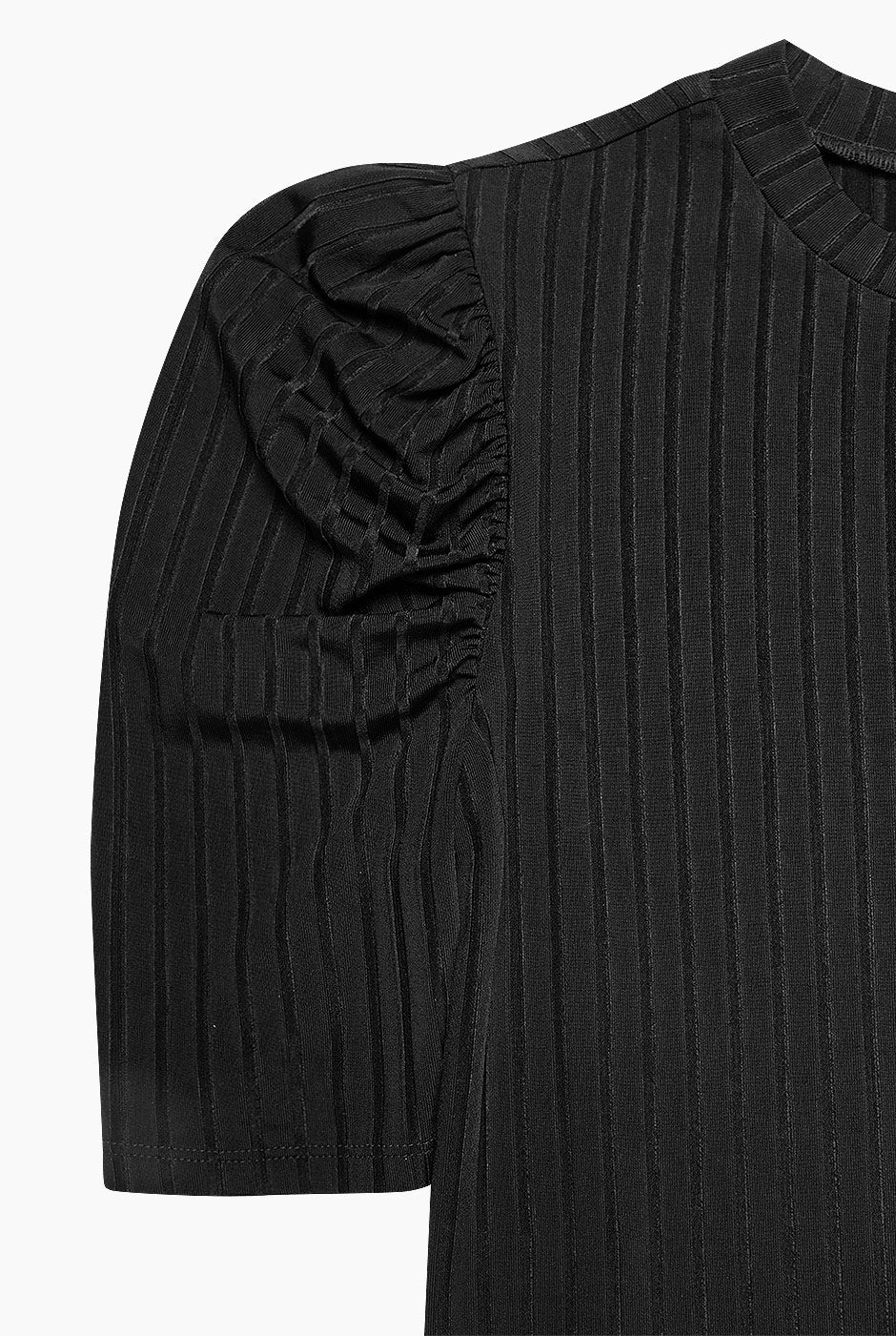Blusa negra de hombro abullonado