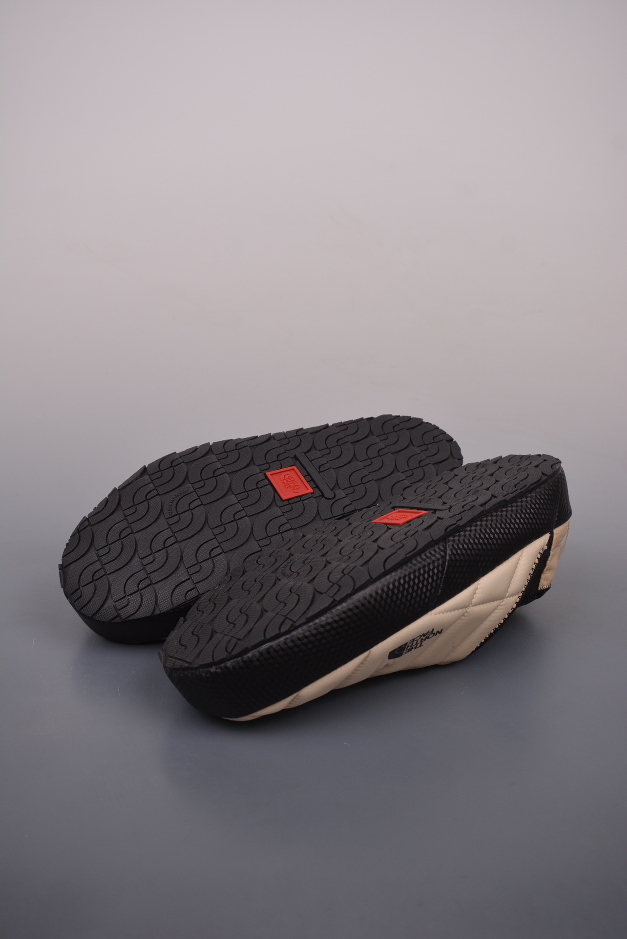 The North Face THERMOBALL™ TRACTION MULE V sneakers NFOA3UZN-VJU