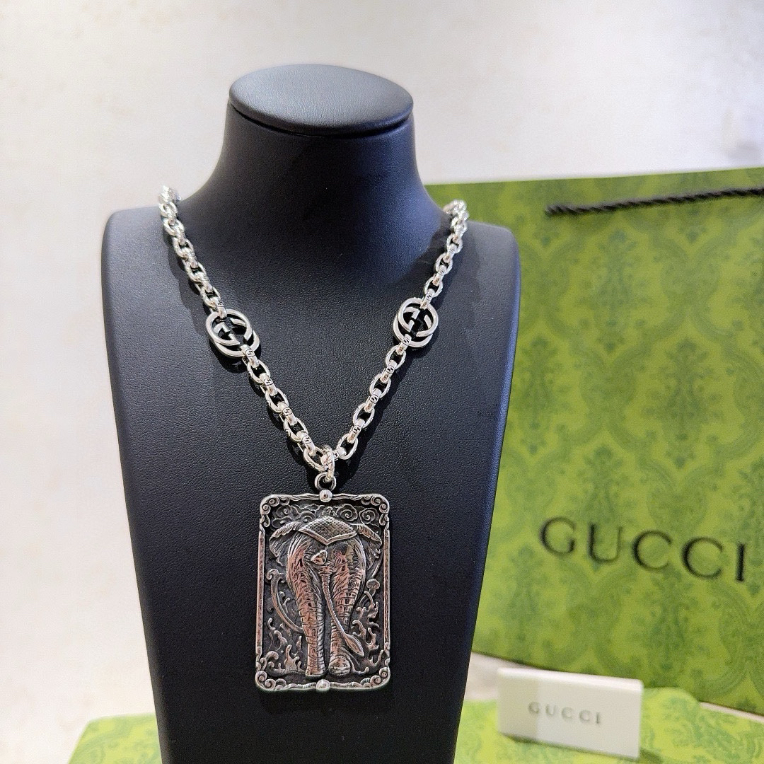 Gucci Anger Forest series new double G elephant square necklace
