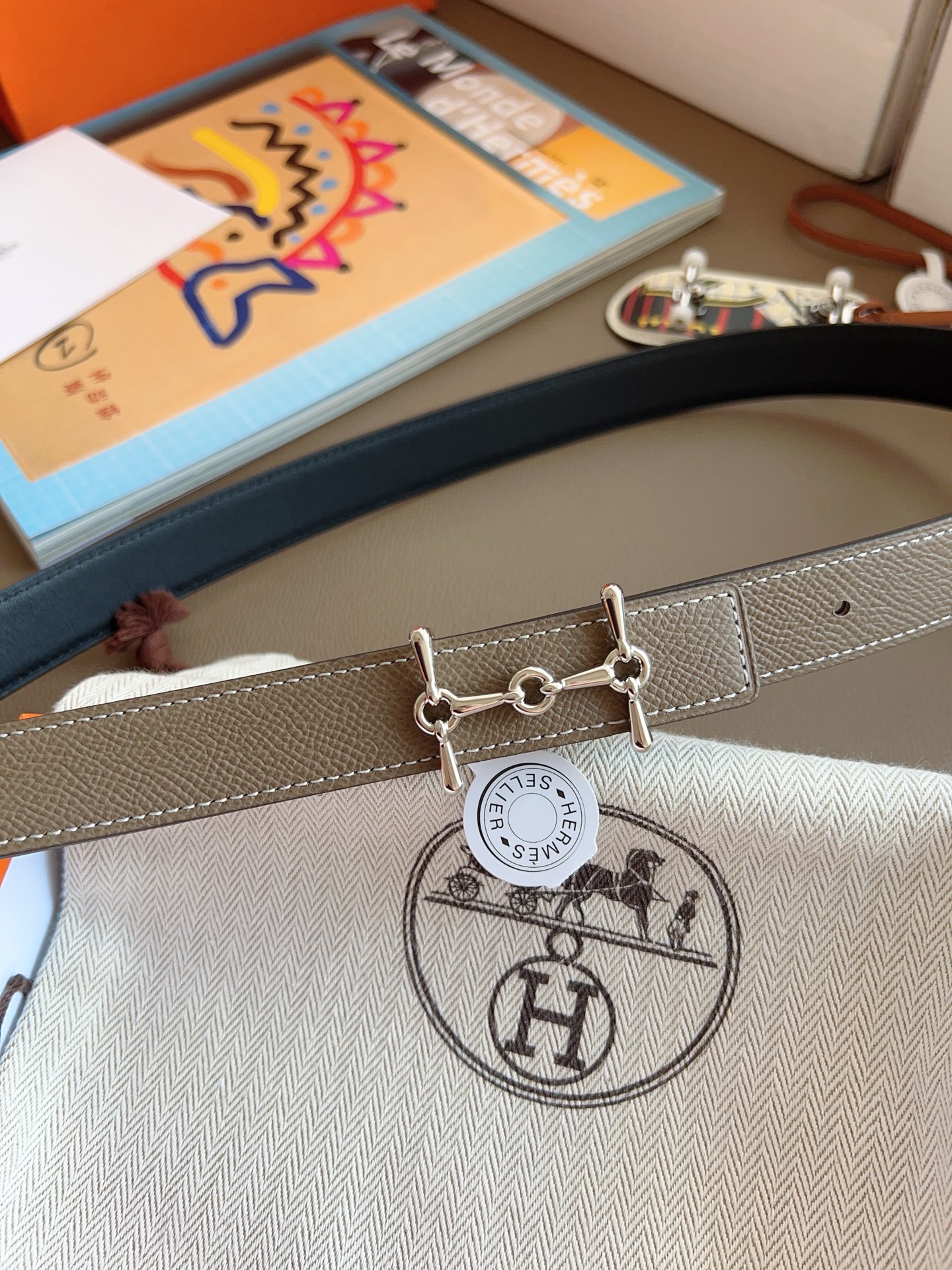 Hermès 2025 New Women's Double-Sided Belt 2.4cm Width