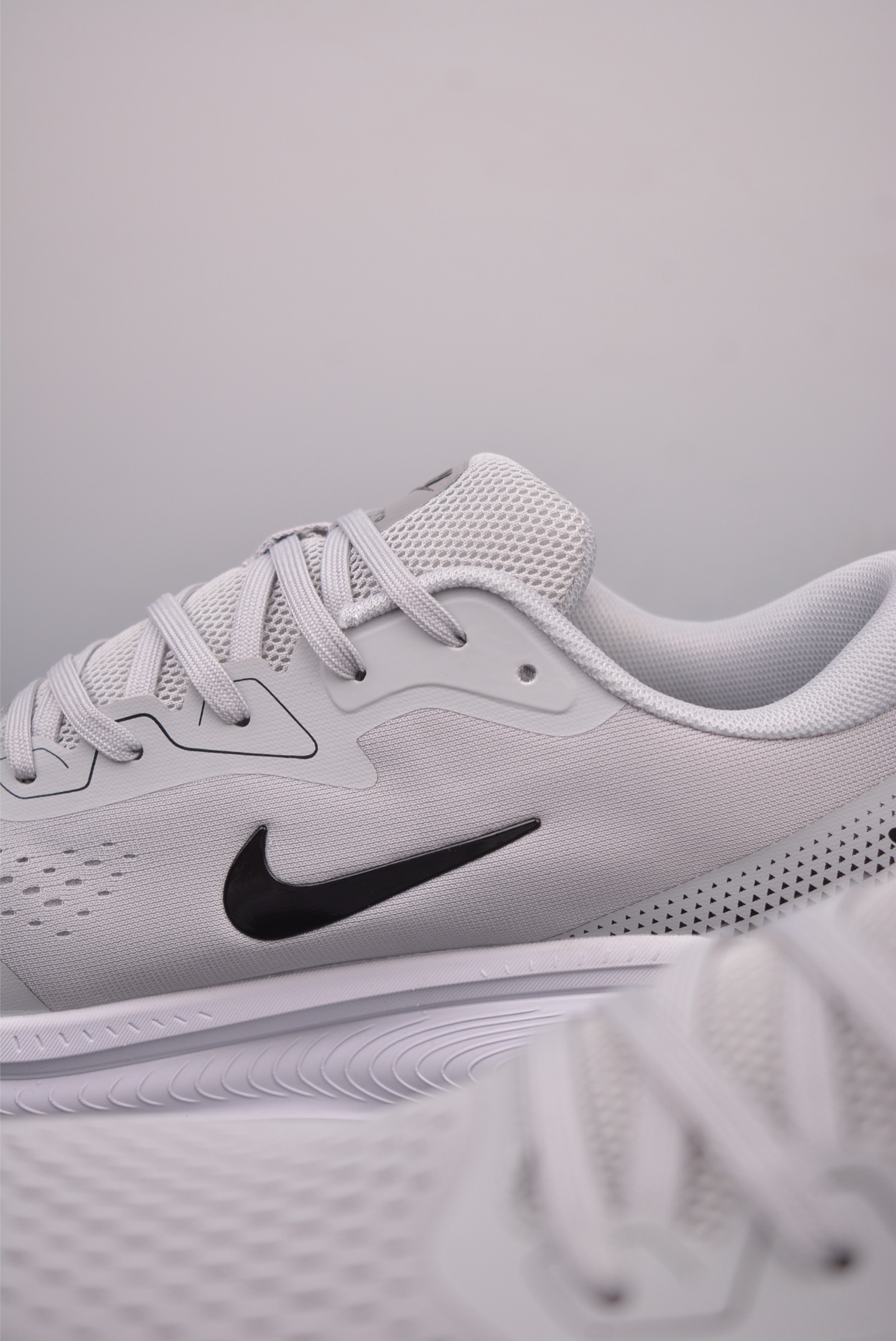 Nike Air Zoom Vomero 18X Grey and Black Hook HM2519-372