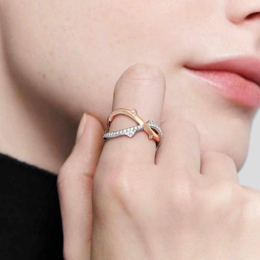 Dior vine ring