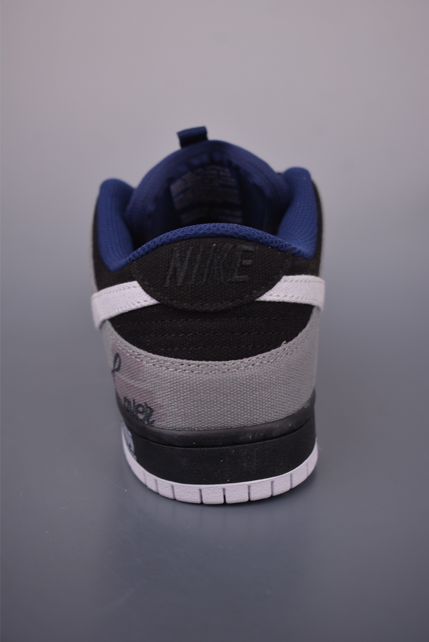 Nike SB Dunk Low 