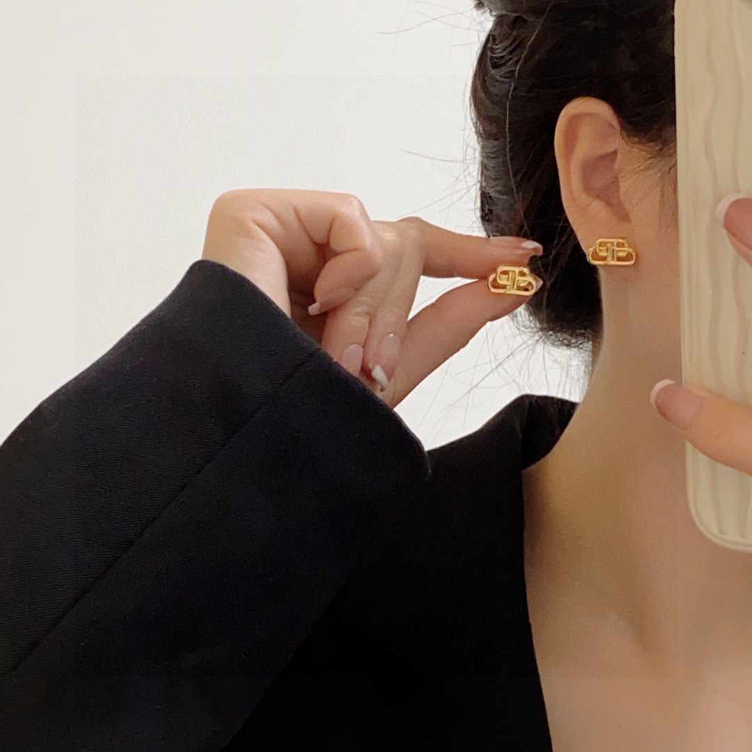 Balenciaga new BB small earrings