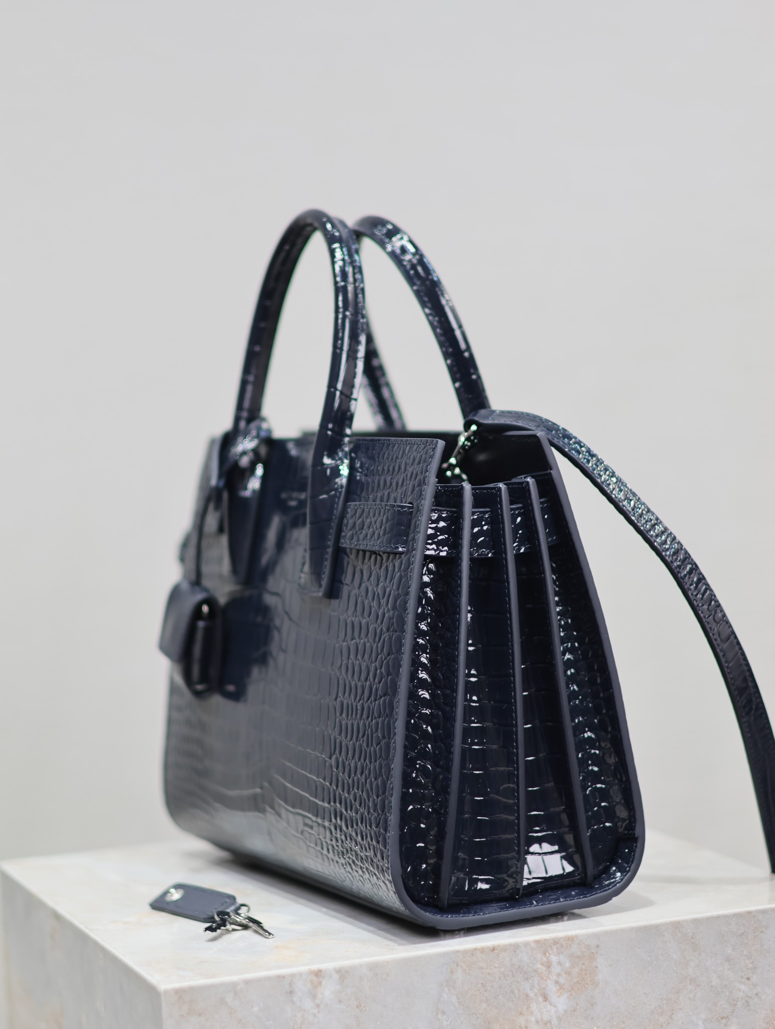 Yves Saint Laurent sac de jour accordion bag 421863