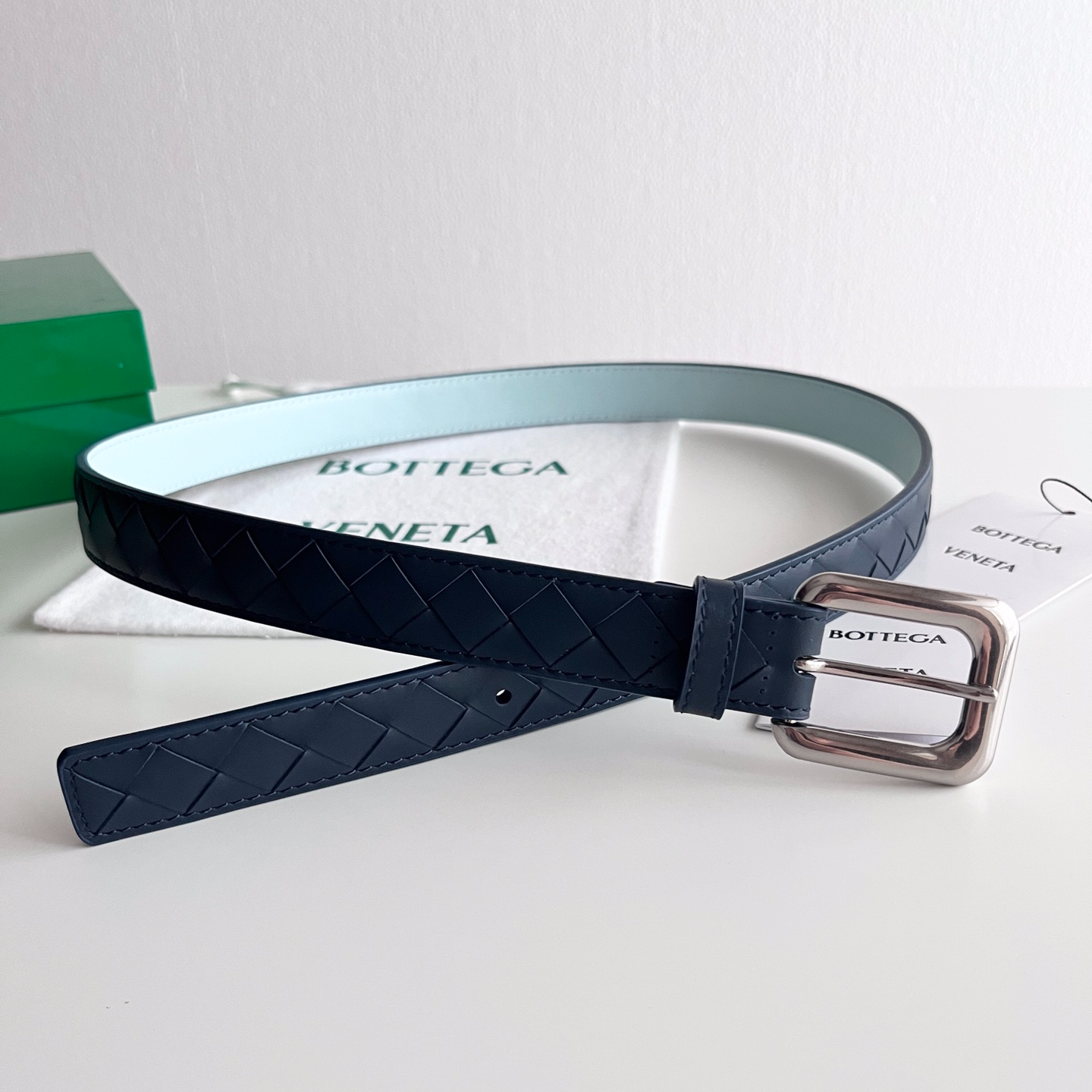 Bottega Veneta intreccio woven cowhide double-sided waistband with a width of 2.0cm