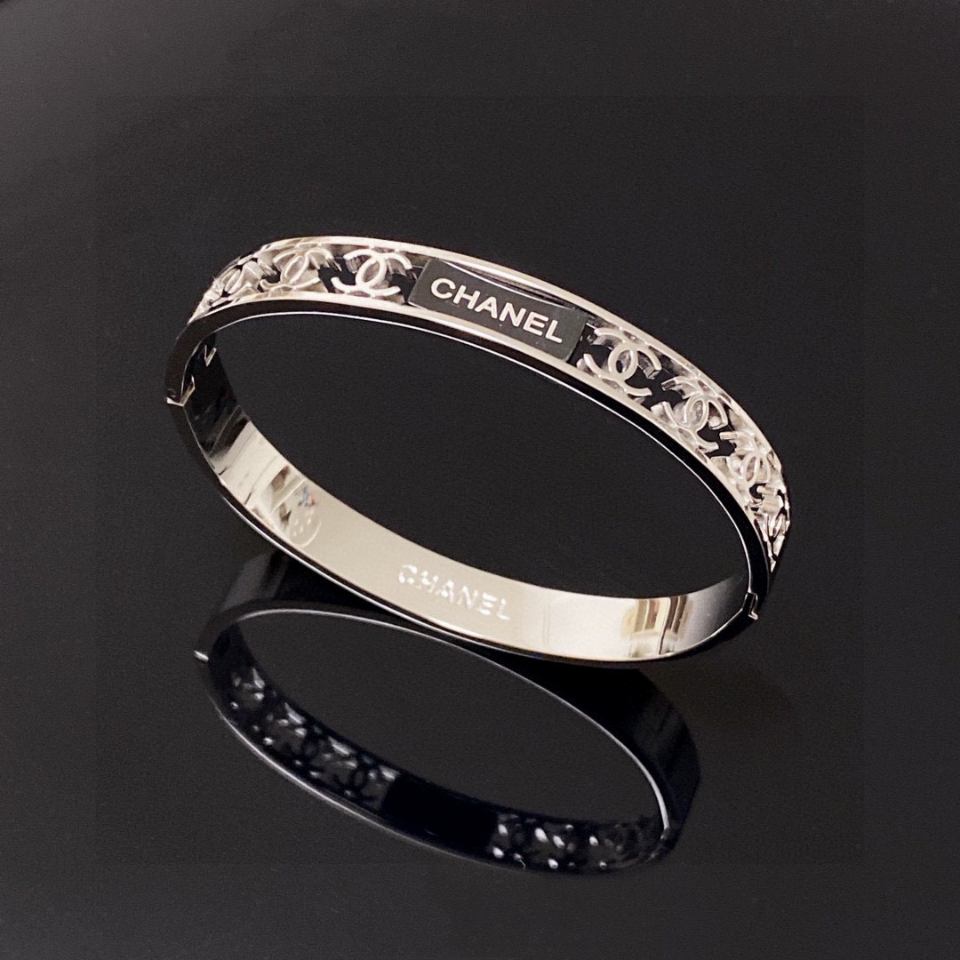 Chanel hollow bracelet